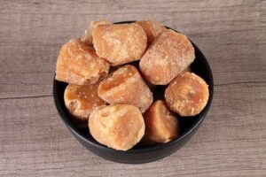 Health benefits of jaggery.
